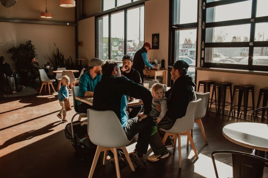 Die Kniggeexpertin mahnt: Hier stünden die Eltern für ihre Kinder in der Pflicht. (Symbolbild)