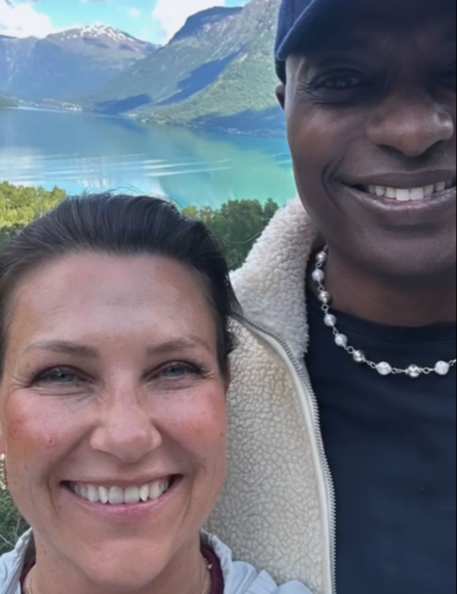 Von Geldsorgen ist den beiden nichts anzumerken: Märtha und Durek reisten vor sechs Wochen durch Norwegen, wie sie auf Instagram teilen.