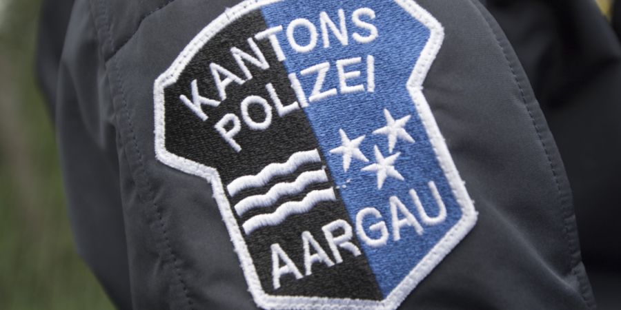 Die Kantonspolizei Aargau warnt vor erhöhter Brandgefahr durch unbeaufsichtigte Kerzen und Lichter. (Symbolbild)