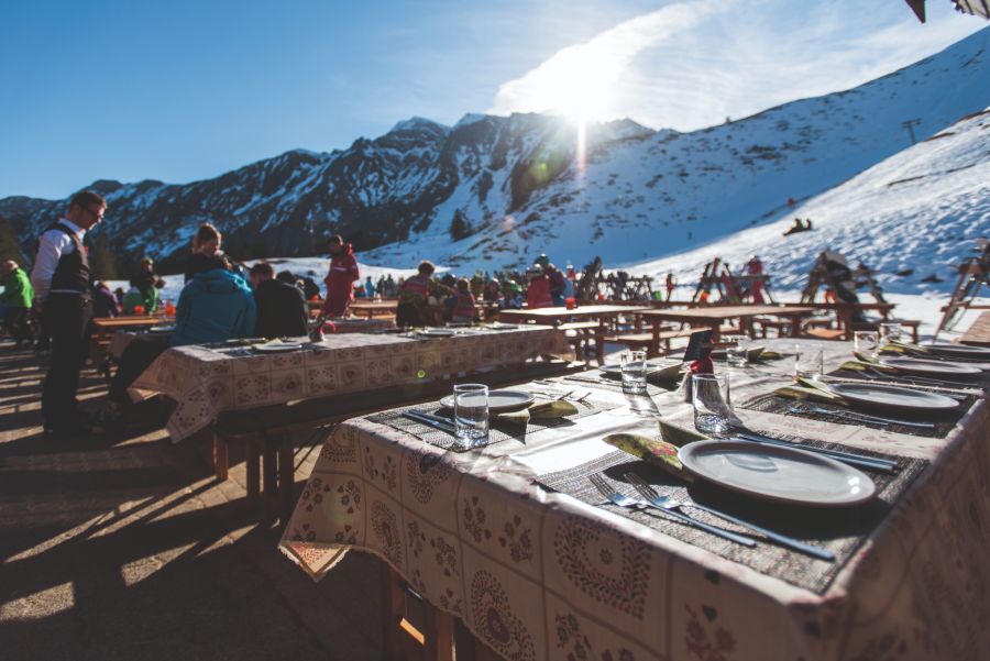 Die Skihütte Schwarzenegg im Skigebiet Sörenberg LU ist bereit für die Besucher.