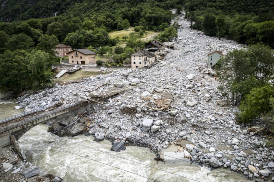 In Lostallo GR kam es am letzten Wochenende zu einem schweren Erdrutsch.