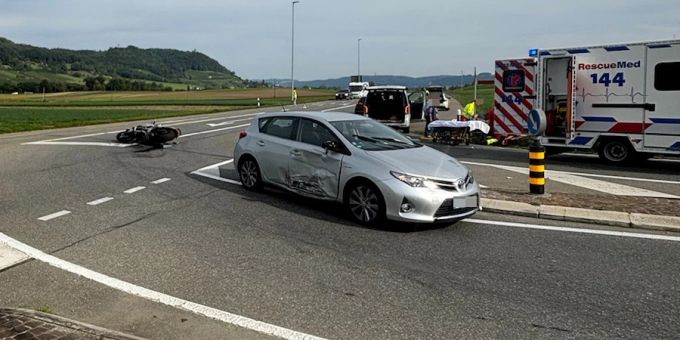 Wagenhausen TG - Motorradfahrer bei Kollision mittelschwer verletzt