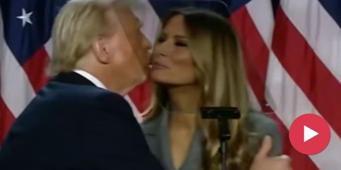 «Peinlich» - Kuss-Szene zwischen Melania und Trump sorgt für Spott