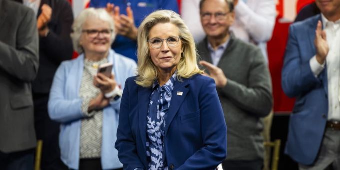 Liz Cheney muss sich Beleidigungen von Donald Trump anhören. (Archivbild) Liz Cheney