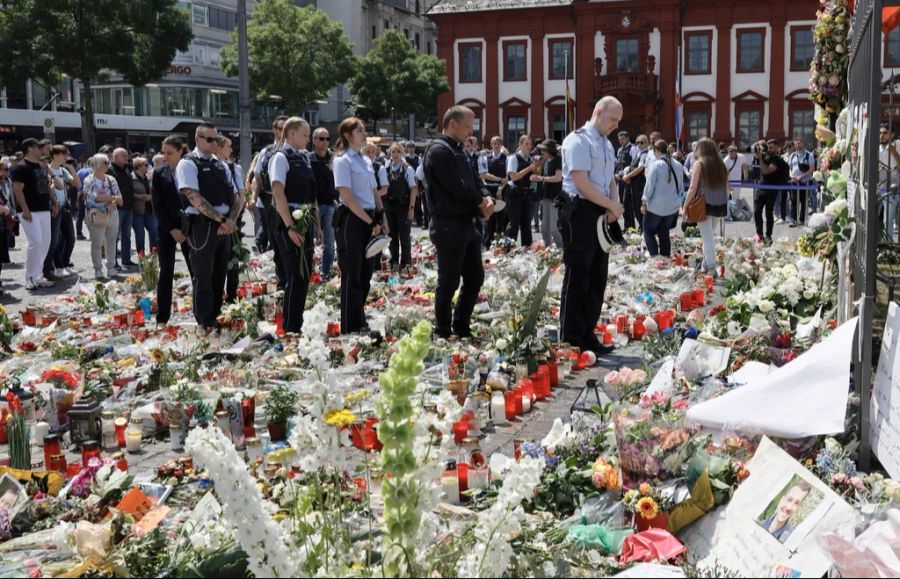 Ende Juni tötete ein Angreifer in Mannheim einen Polizisten mit einem Messer.