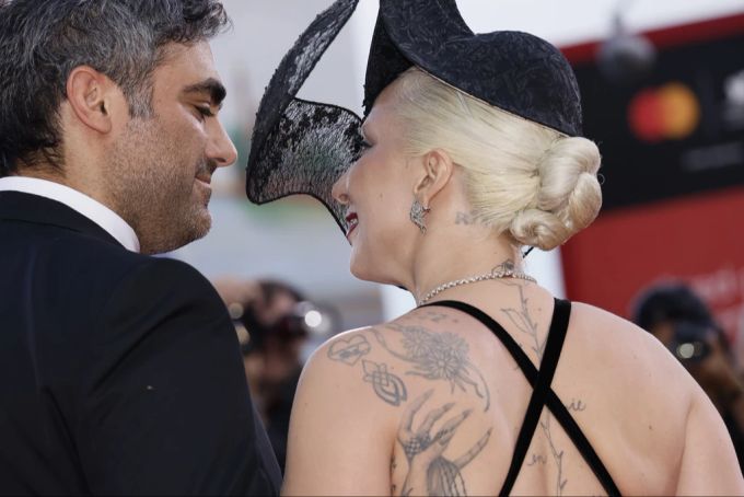 In der «The Graham Norton Show» offenbarte Lady Gaga: «Er machte mir am 1. April einen Heiratsantrag und ich dachte, er macht Witze.» Michael Polansky Lady Gaga