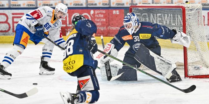 EV Zug Ambri-Piotta