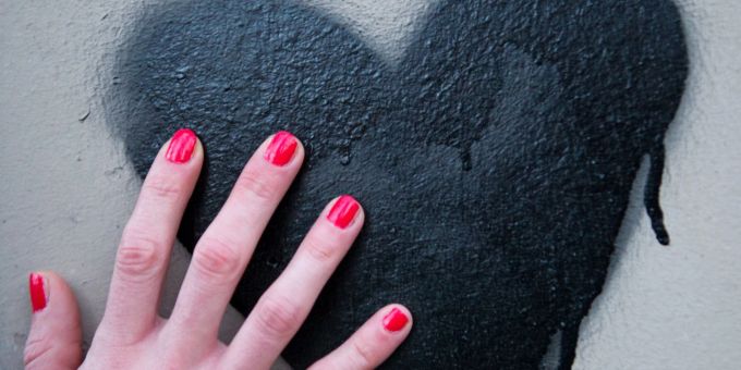 «Loverboys nutzen die Sehnsucht von Mädchen und Frauen nach Zuneigung, Verständnis und Partnerschaft auf perfide Weise aus», sagt Nordrhein-Westfalens Ministerin für Kinder und Jugend, Josefine Paul. «Loverboys nutzen die Sehnsucht von Mädchen und Frauen nach Zuneigung, Verständnis und Partnerschaft auf perfide Weise aus», sagt Nordrhein-Westfalens Ministerin für Kinder und Jugend, Josefine Paul.