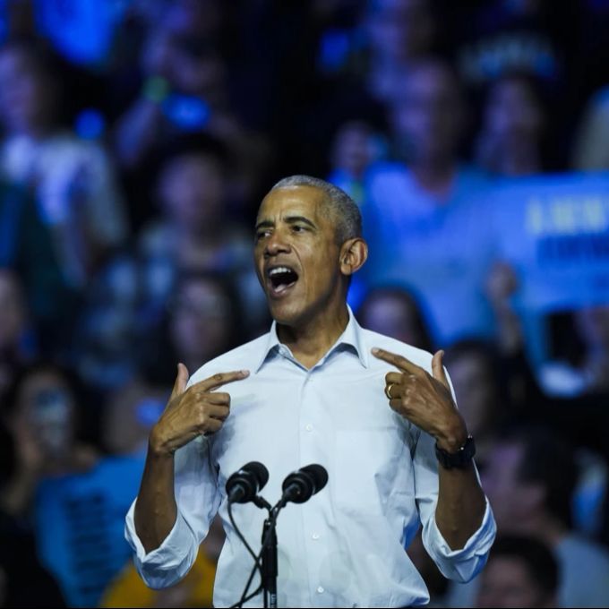 Der ehemalige US-Präsident Barack Obama spricht an einer Kampagnen-Veranstaltung zugunsten der Präsidentschaftskandidatin Kamala Harris, am 29. Oktober 2024, in Philadelphia. Barack Obama