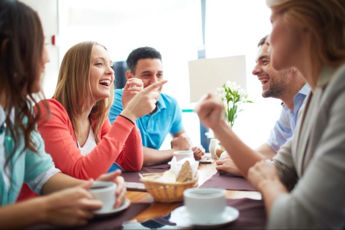 Lernen Sie, nicht immer dabei zu sein zu müssen, wenn Sie feiern oder ein Treffen haben. Freizeit