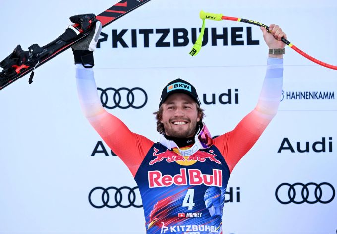 Er hat die Haare schön: Alexis Monney jubelt in Kitzbühel über Rang zwei. Alexis Monney Abfahrt Kitzbühel