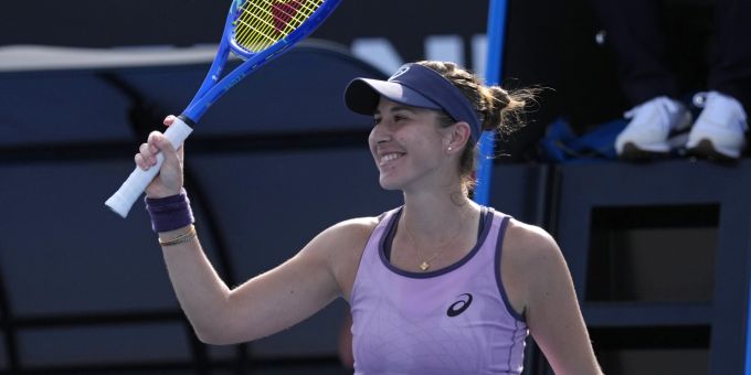 Belinda Bencic strahlt nach ihrem Erstrundensieg an den Australian Open. Belinda Bencic