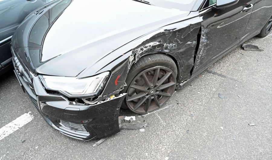 Unfall beschädigtes Auto