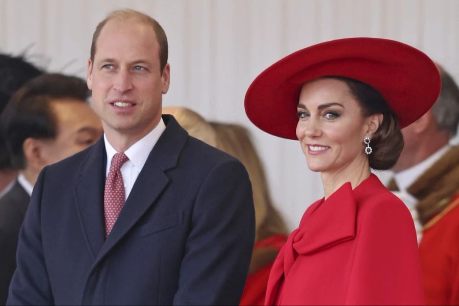 Heute entsprechen Prinz William und Prinzessin Kate ganz der Royal Family. (Archivbild)