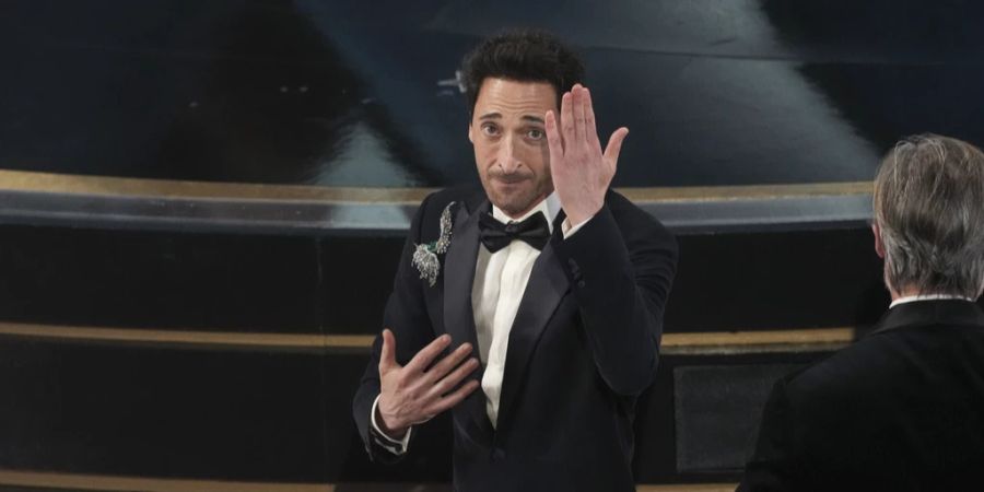 Adrien Brody aus «The Brutalist» gewinnt den Oscar als bester Hauptdarsteller.