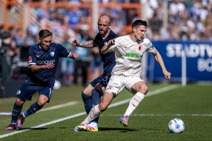 Der FC Augsburg gewinnt in der Bundesliga spät gegen Bochum. FC Augsburg Bochum Bundesliga