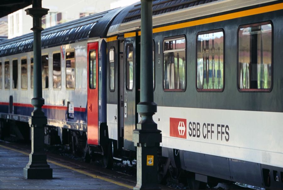 Damit fällt der Zug von Bern nach Mailand aus: Für diese Zeit verkehren Ersatzbusse. (Symbolbild)