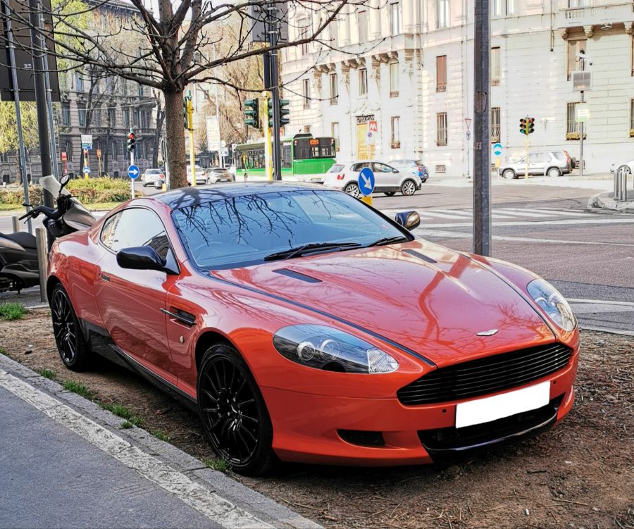 Aston Martin DB9