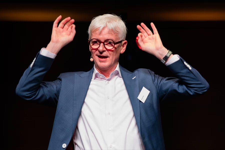 Kommunikationsexperte Stefan Häseli kennt sich aus eigener Erfahrung im Umgang mit Namen aus, die auch im Alltagsvokabular vorkommen.
