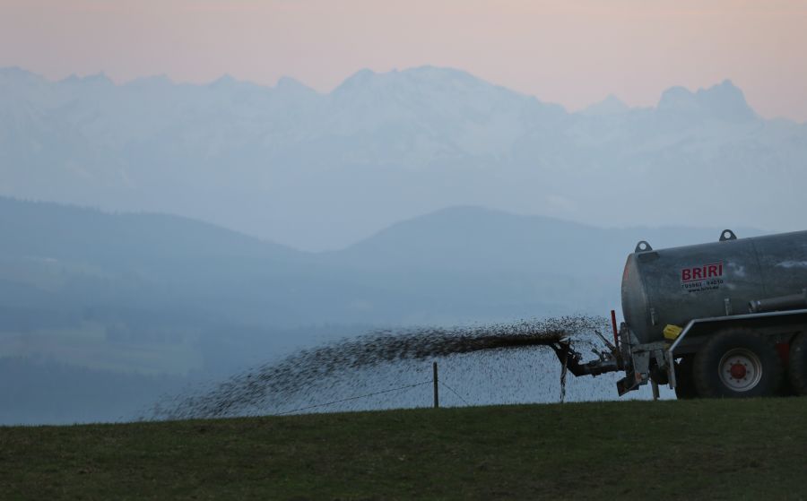 Das Problem mit den Güllegasen könnte sich durch das immer heissere Wetter in der Schweiz verschärfen. Denn: Warme Temperaturen begünstigen die Gasbildung.