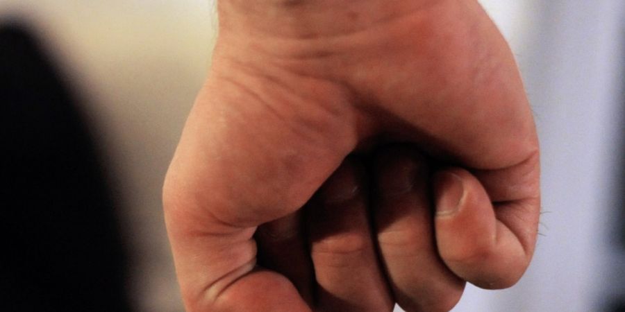 Klares Bekenntnis gegen häusliche Gewalt: Das Bündner Parlament stimmte am Dienstag klar für ein neues Gesetz. (Symbolbild)
