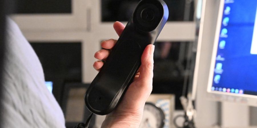 Bei der Dargebotenen Hand kommt seit Anfang Oktober ein Chatbot ergänzend zur menschlichen Chatberatung zum Einsatz, wenn gerade keine Beratungsperson verfügbar ist.