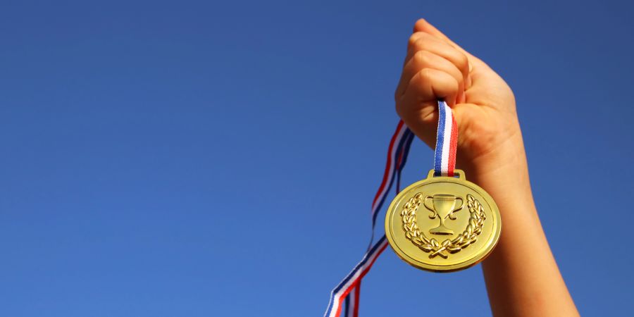 Hand Goldmedaille Sport Awards