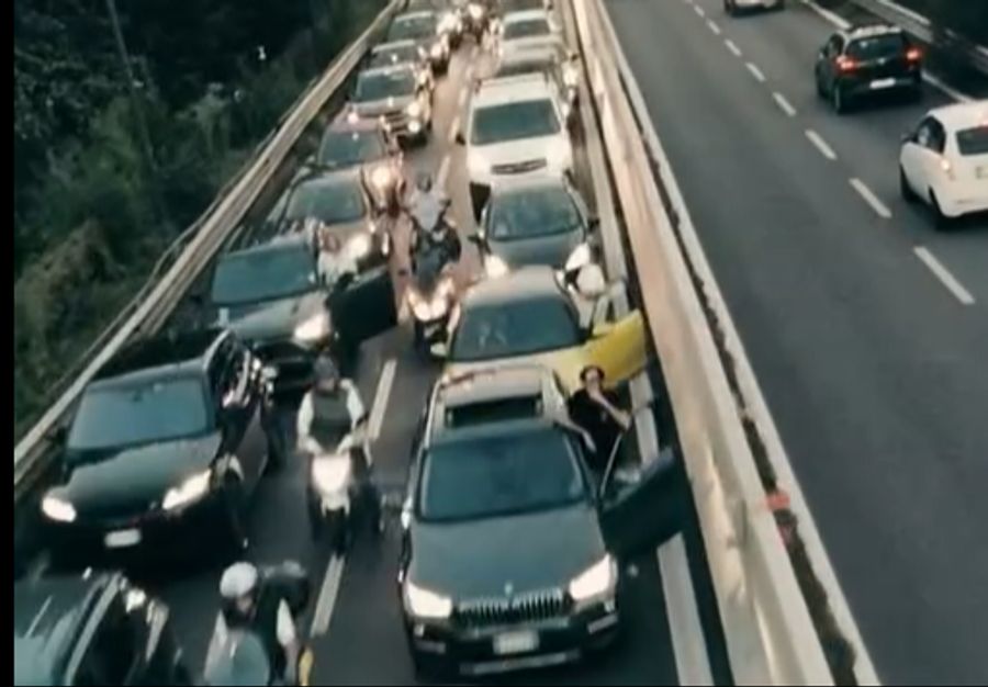 Innenminister Piantedosi sprach von schwerer Gefährdung der Autofahrer.