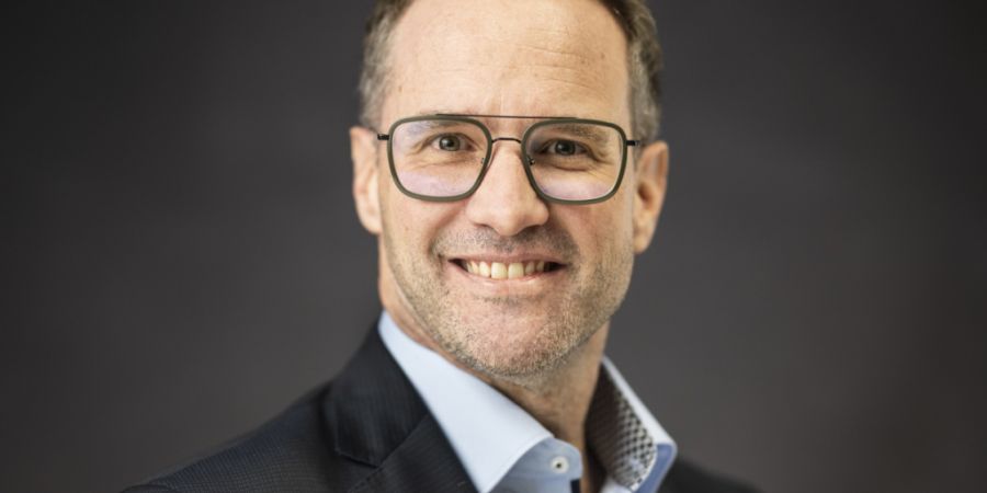 Reto Müller (SP) zeigte sich nach seiner Wahl in den Berner Regierungsrat erleichtert. Der Nachmittag sei nichts für schwache Nerven gewesen.