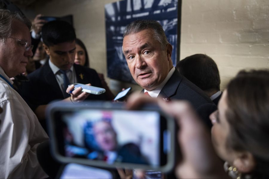 Kents Aussagen sogen aber auch für Kritik: Der republikanische Kongressabgeordnete Don Bacon warf ihm in einem Post auf X Antisemitismus vor.