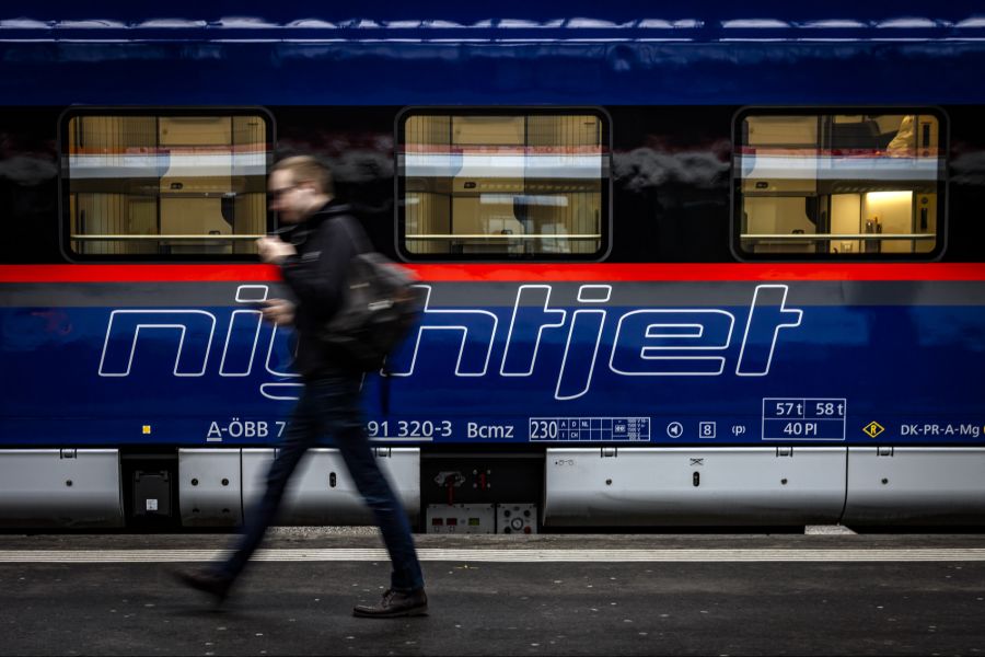 In Zukunft werden Angestellte aus Österreich mit einem deutlich geringeren Lohn in den Nachtzügen ab Zürich arbeiten.