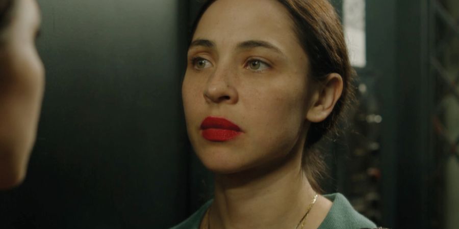 Was Lina im Drama «Las corrientes» widerfährt, lässt sich nicht eindeutig benennen. Klar ist: Halt zu finden fällt schwer.