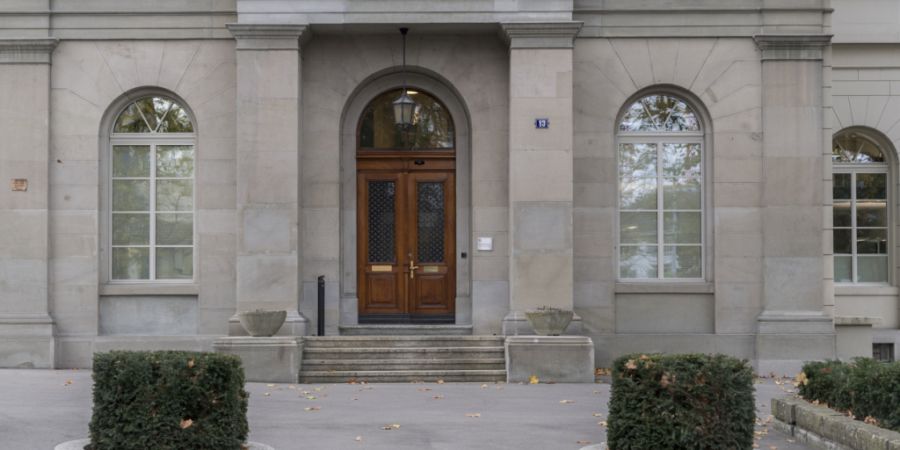 Das Zürcher Obergericht erhöht Freiheitsstrafe für Anstiftung zum Mord. (Archivbild)