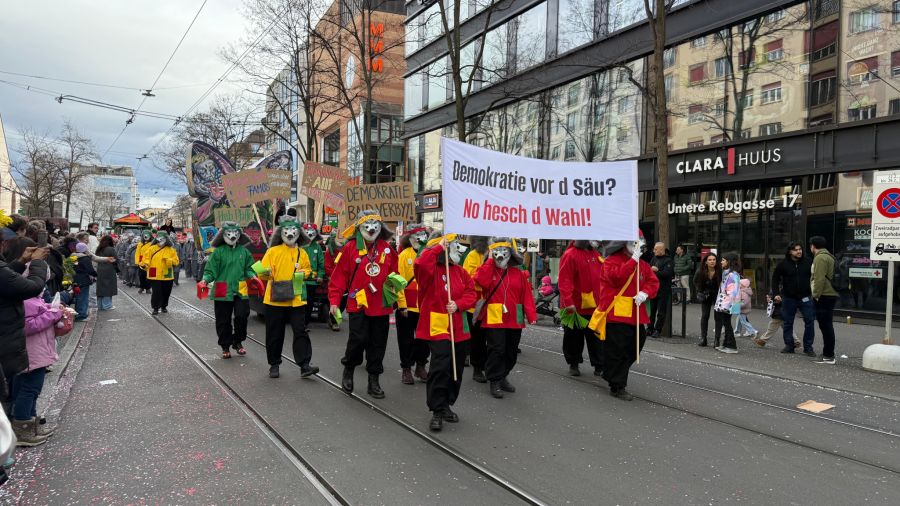 Am Montagnachmittag zieht der Cortège durch Basel.