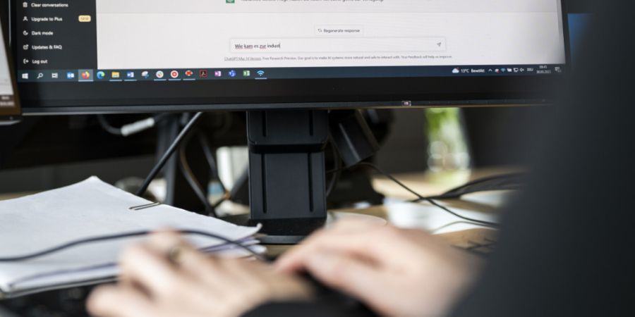 Wer mit dem Chatbot der Stadtpolizei Winterthur chattet, bleibt anonym. (Symbolbild)