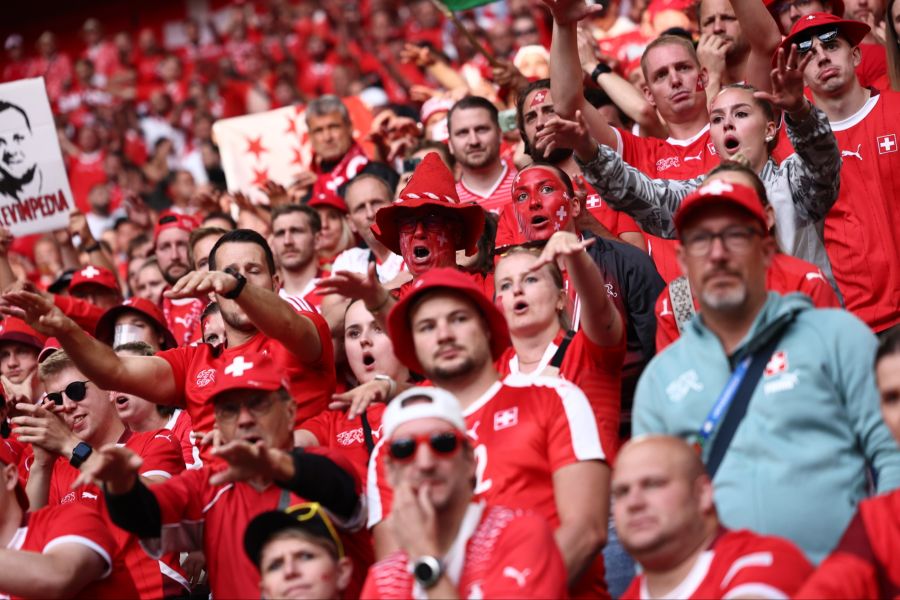 Die Nachfrage nach Tickets für die Spiele der Nati «war im Vergleich zur EURO24 in Deutschland deutlich tiefer». Das erklärt der Schweizerische Fussballverband.