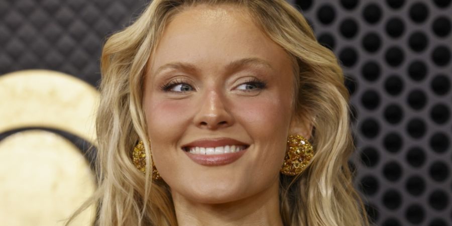 Die Welt tanzt «Lush Life» und beschert Zara Larsson einen späten Überraschungs-Hit. Die Schwedin landet mit einem Hit aus dem Jahr 2015 plötzlich im Jahr 2026 auf Platz eins. (Archi...