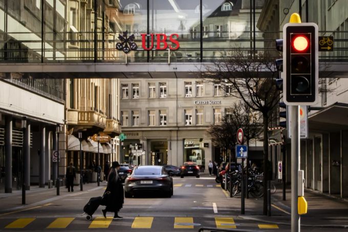 Eine Reduktion der Grösse der UBS sei aus Sicht der Steuerzahler notwendig, findet die SP. (Symbolbild) UBS CS Diätkur