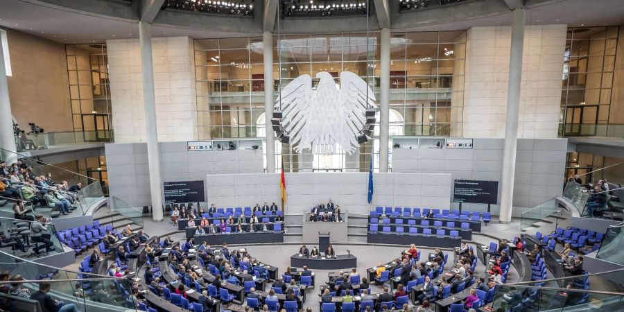 Der Bundestag wird derzeit alle vier Jahre gewählt - das nächste Mal planmässig im Jahr 2025.