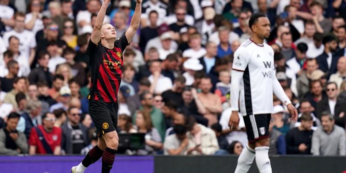 Mit seinem Treffer zum 1:0 erzielte Erling Haaland wettbewerbsübergreifend seinen 50. Saisontreffer - 21 mehr als jeder andere Premier-League-Profi. Mit seinem Treffer zum 1:0 erzielte Erling Haaland wettbewerbsübergreifend seinen 50. Saisontreffer - 21 mehr als jeder andere Premier-League-Profi.