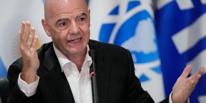 FIFA-Boss Gianni Infantino macht bei den TV-Verhandlungen vor der Fussball-WM der Frauen Druck. gianni infantino fifa