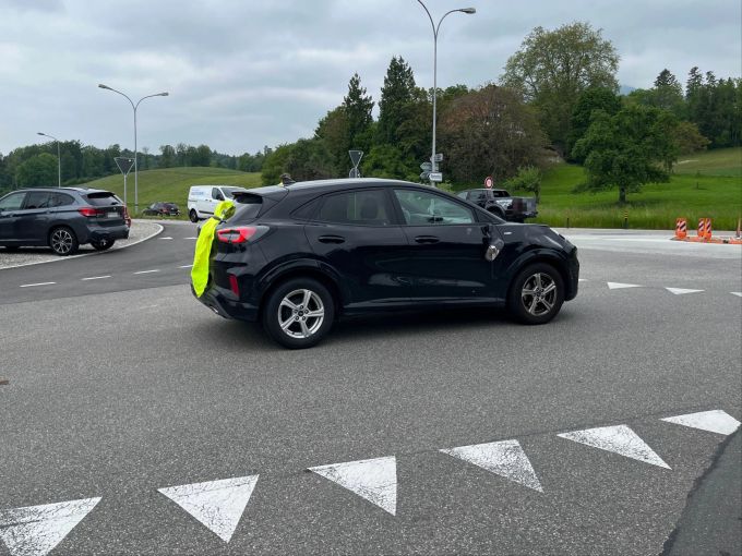 Die Autolenkerin blieb unverletzt. Autolenkerin blieb unverletzt.