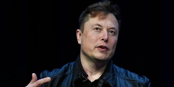 Elon Musk hat sich auf Twitter kritisch gegenüber der Einwanderungspolitik der USA geäußert. Elon Musk
