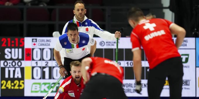 Die Schweizer Curler verlieren an der WM in Kanada gegen Italien 4:8. Schweizer Curler