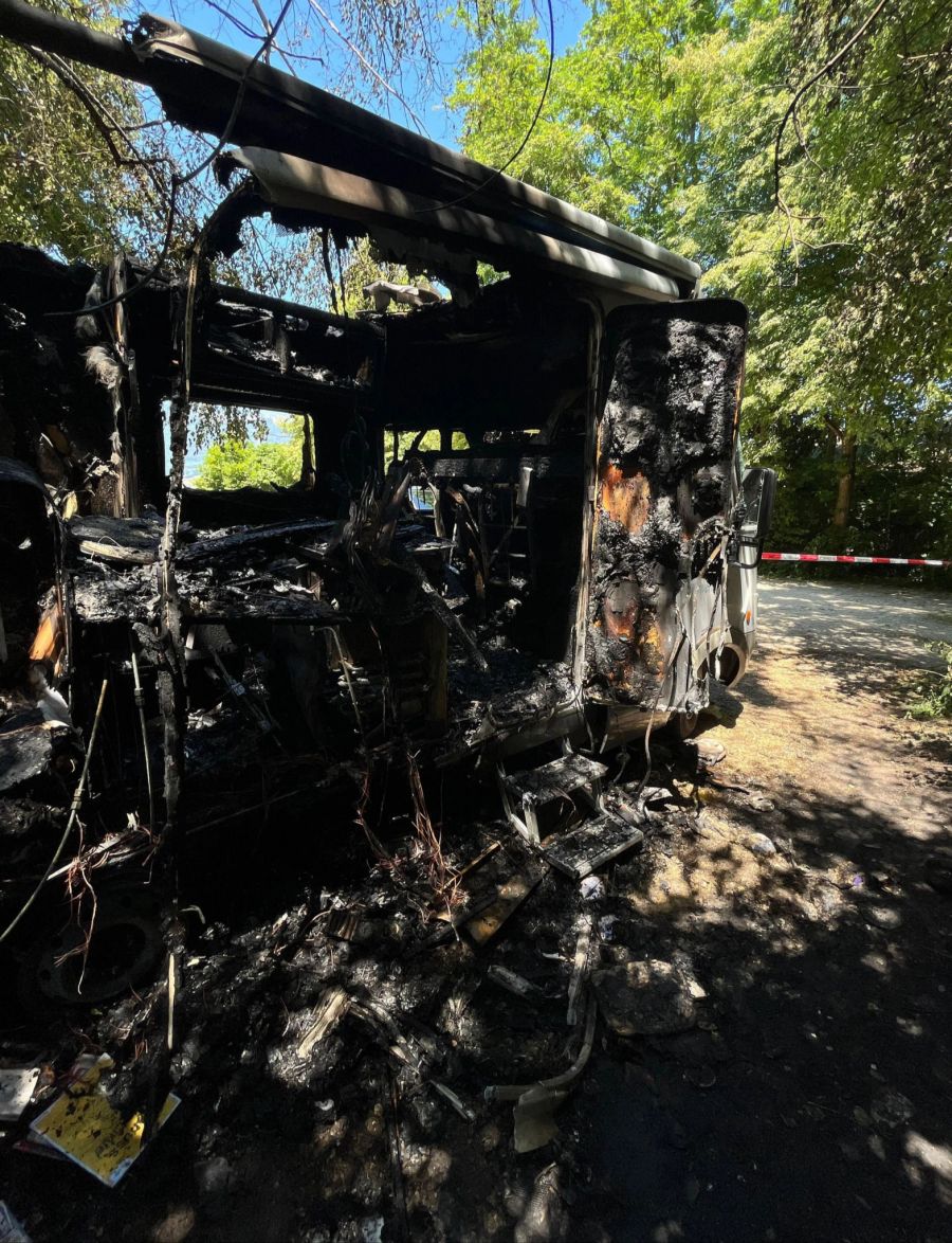 Wohnmobil vollständig ausgebrannt