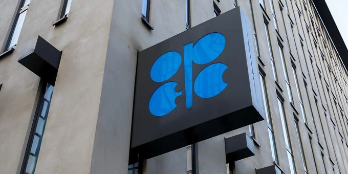 Das Ölkartell Opec+ will nach eigenen Angaben im kommenden Jahr rund 40 Millionen Barrel (je 159 Liter) am Tag fördern. Opec+