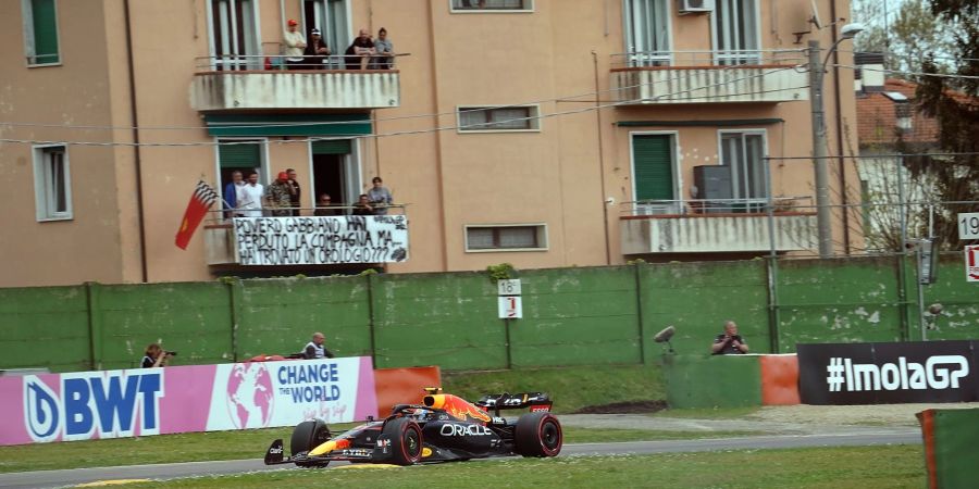 Starke Regenfälle haben die Vorbereitungen auf das Formel-1-Rennen in Imola gebremst.