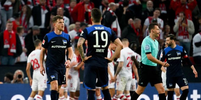 Bundesliga - Hertha Berlins Abstieg rückt nach 2:5-Pleite in Köln näher