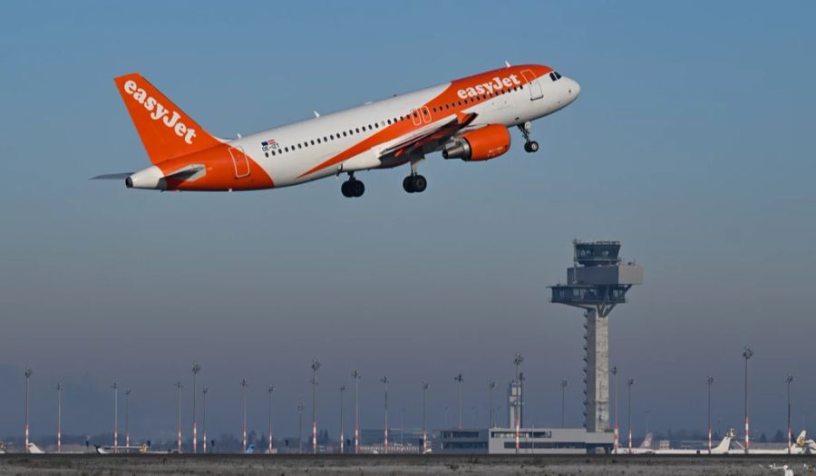 Die Fluggesellschaft Easyjet übernimmt die Kosten für die zusätzlichen Hotel-Übernachtungen.