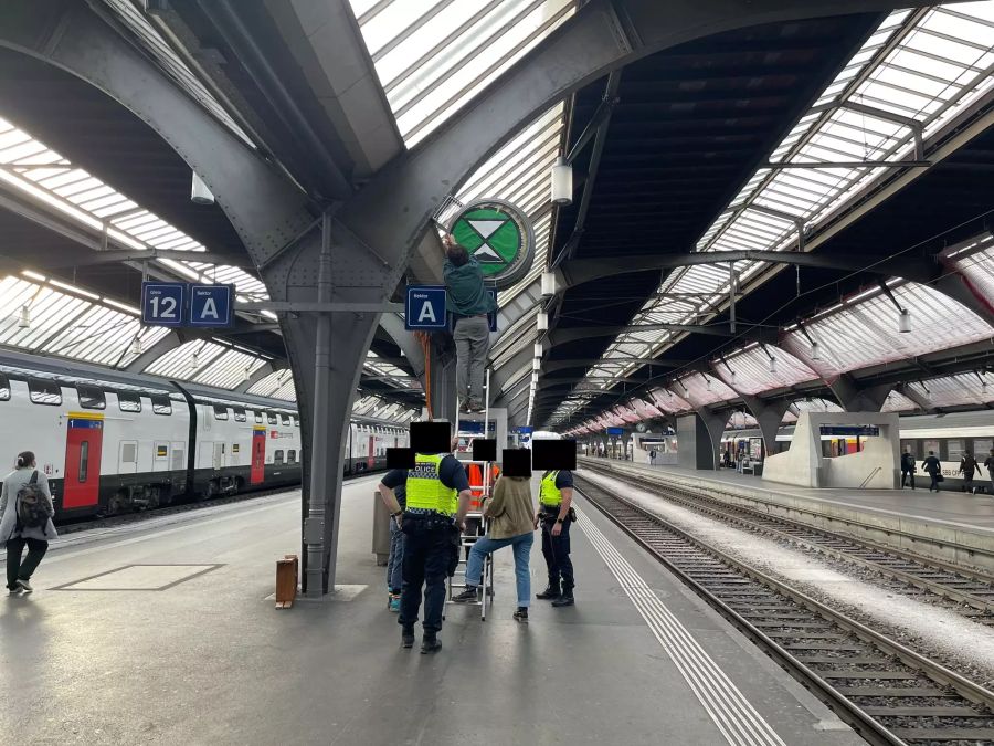 Die Bahnpolizei ist vor Ort.